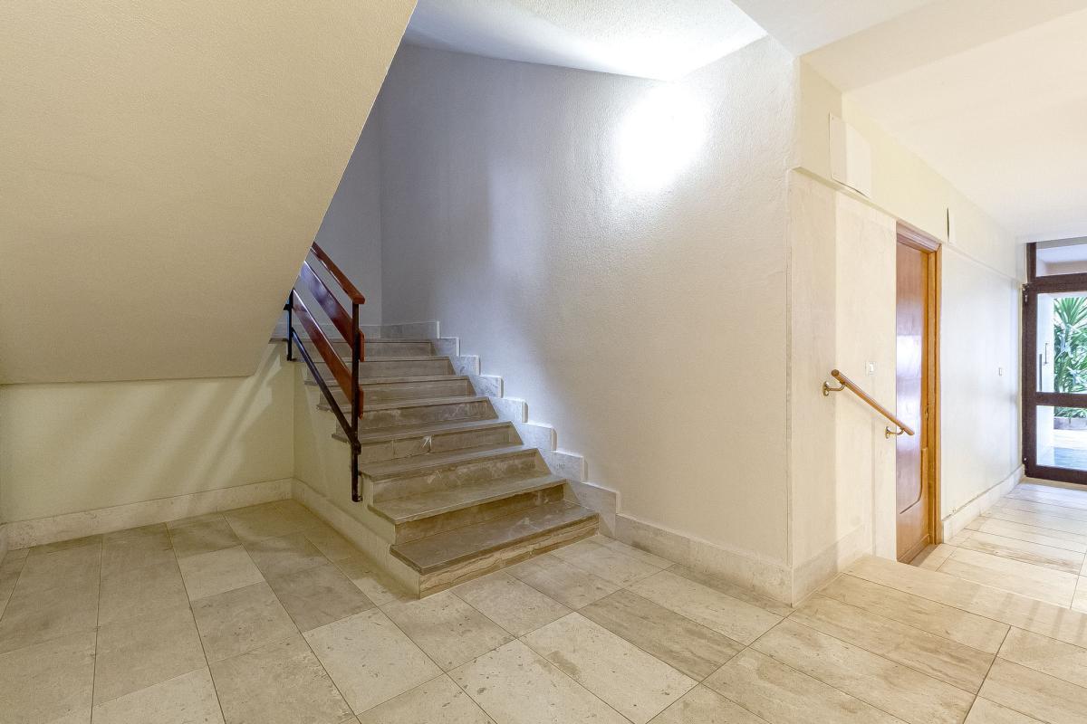 Sassari Largo Londra appartamento ampia metratura con box