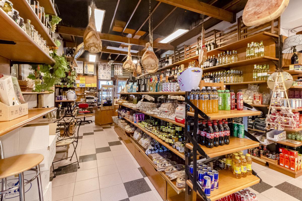 Sassari storica Attività Salumeria Multineddu