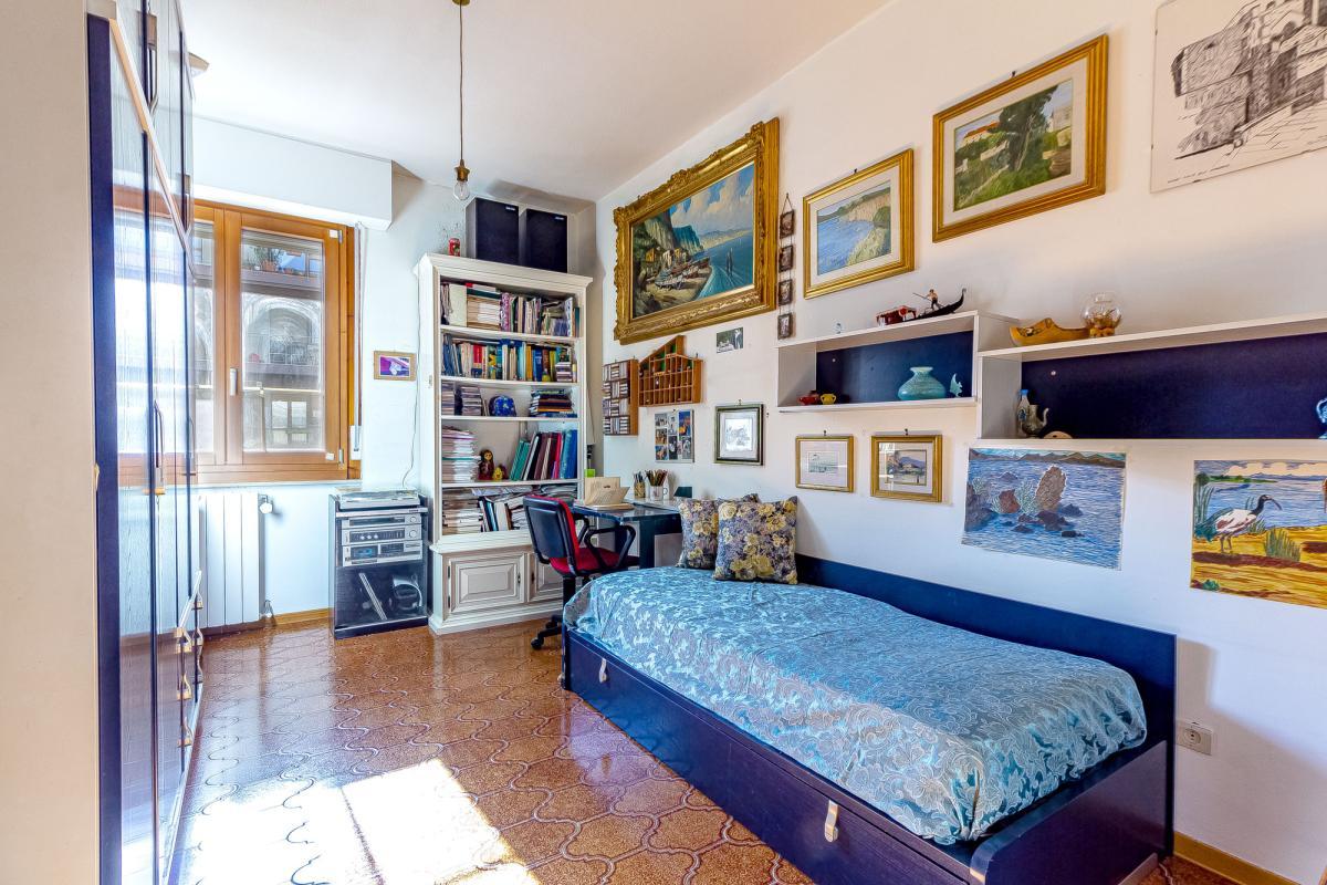 Sassari Largo Londra appartamento ampia metratura con box