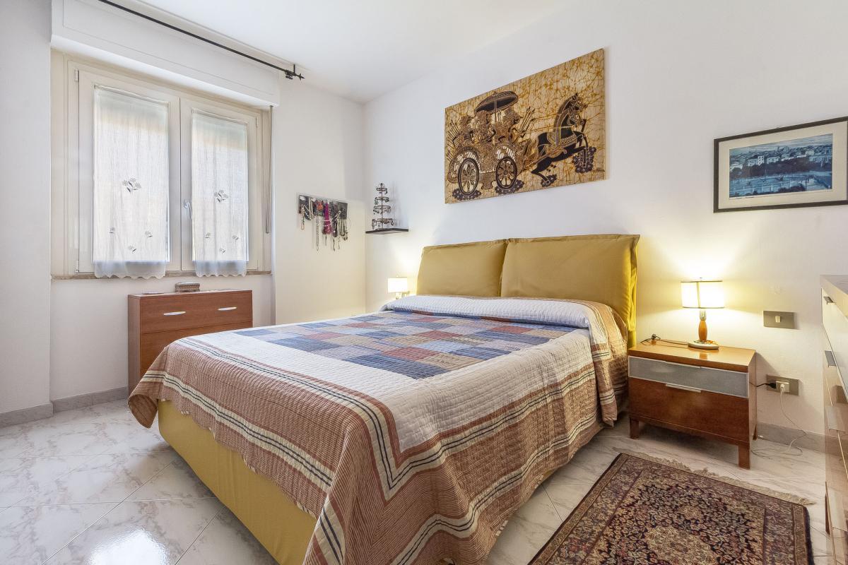 Sassari – Quartiere Cappuccini | Luminoso 5° piano con veranda, vista sul verde, posto auto e cantina