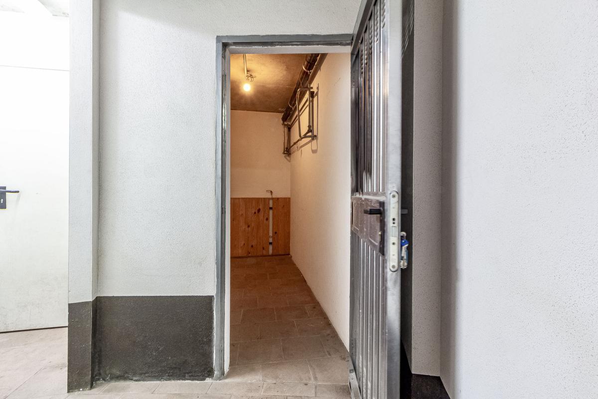 Sassari via Sardegna ampio appartamento con posto auto e cantina