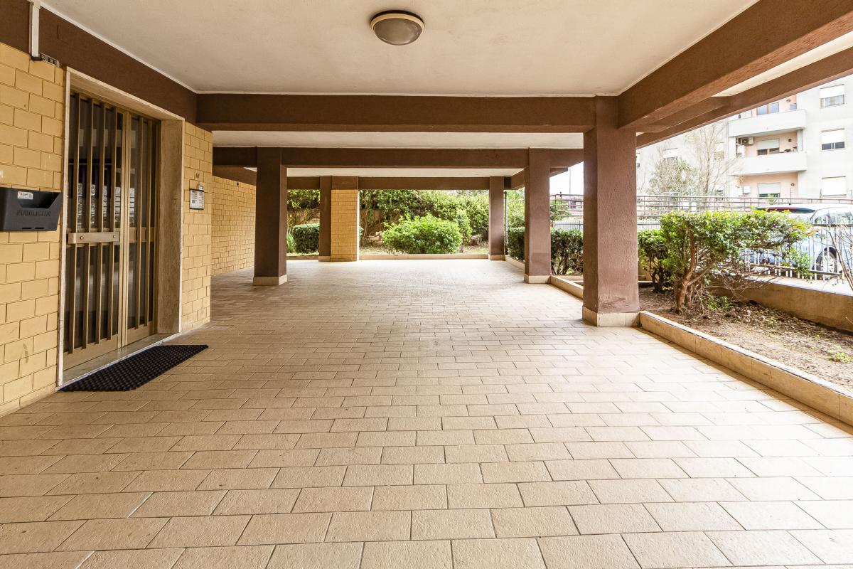 Sassari via Bellini ampio quadrivano con box